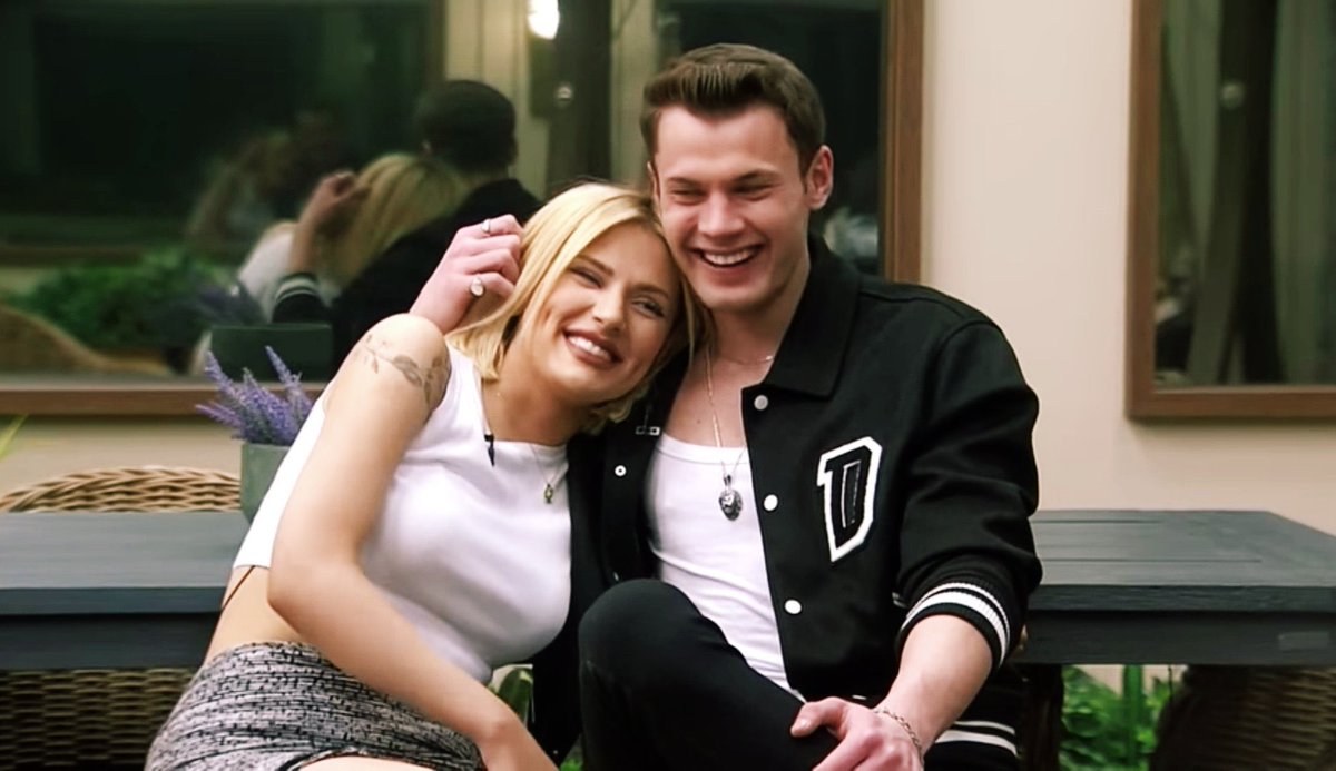 AyTolOfficialFc's tweet image. bize çok güzel bir ilk aşk masalı izlettiniz bu program için bir sona geldik ama bizim masalımız daha çok uzun ilk günden beri en gerçek olup bize hep iyi ki dedirttiğiniz için çok mutluyuz sizi çok seviyoruz 

ZirveBiziz AyTol