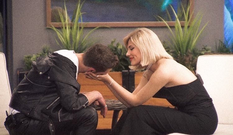 AyTolOfficialFc's tweet image. bize çok güzel bir ilk aşk masalı izlettiniz bu program için bir sona geldik ama bizim masalımız daha çok uzun ilk günden beri en gerçek olup bize hep iyi ki dedirttiğiniz için çok mutluyuz sizi çok seviyoruz 

ZirveBiziz AyTol