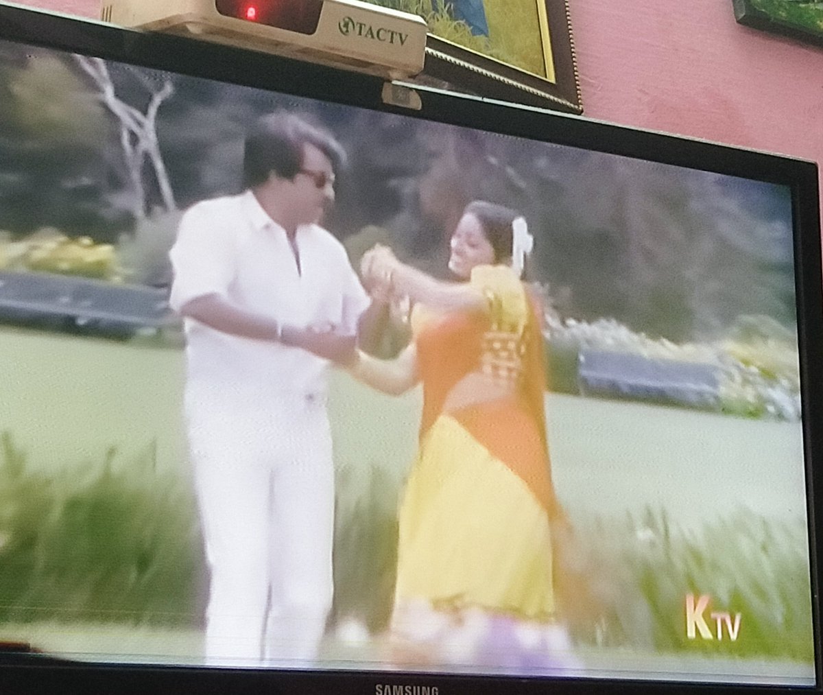 அதிசயபிறவி 
The boys weekend vibes

#AthisayaPiravi today  on #KTV

#Superstar
#SocialKondattam
#jailer