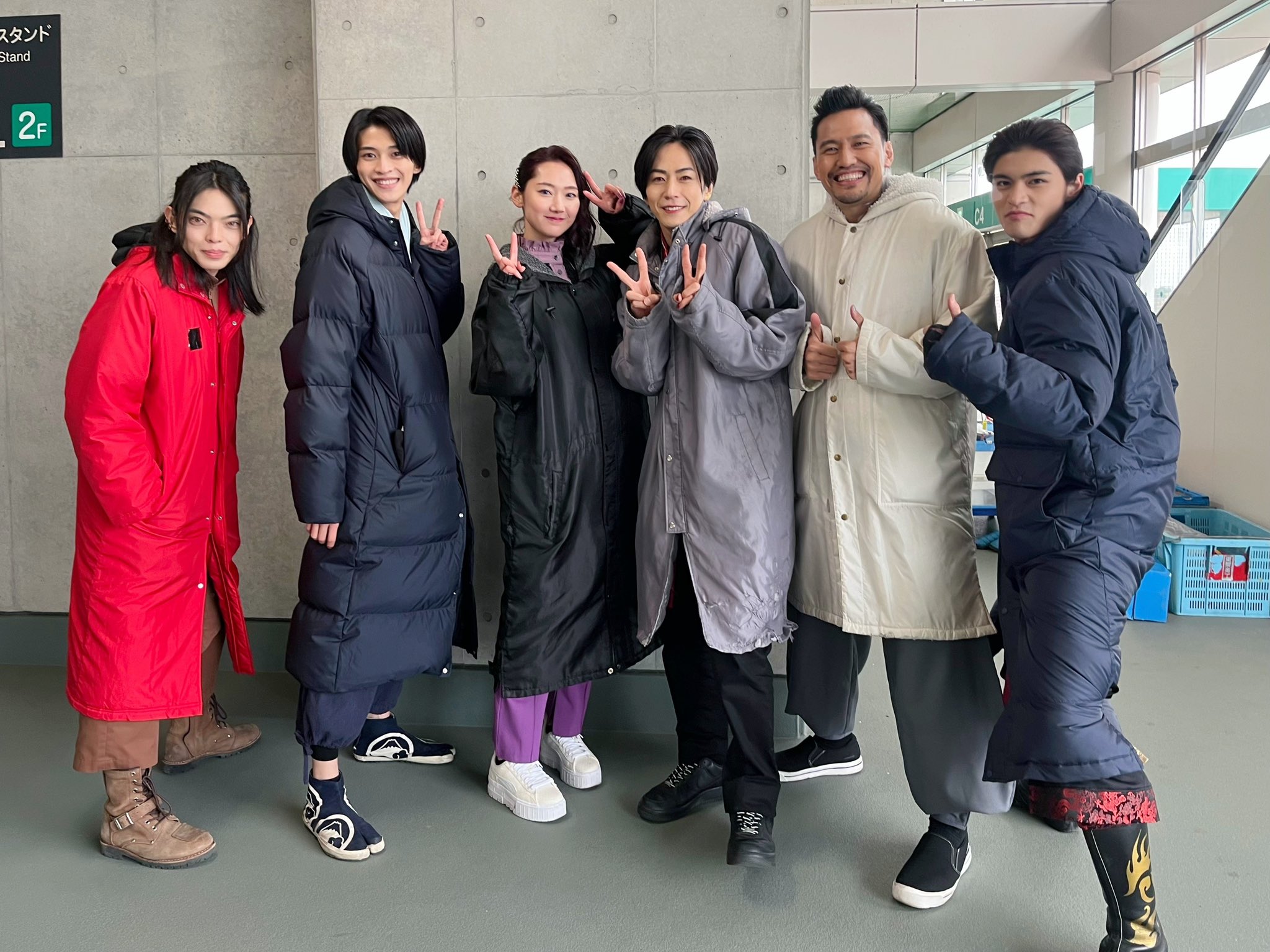 高井 真菜 on X: 明日、ドン最終話放送です。 ドンブラザーズ皆で言う予告の「えんができたな」 何度も聞いてます。 是非ご覧ください。  ジロウ、猿原、ソノザとソノシゴロクで📸 t.cob4jTjxnDoH  X