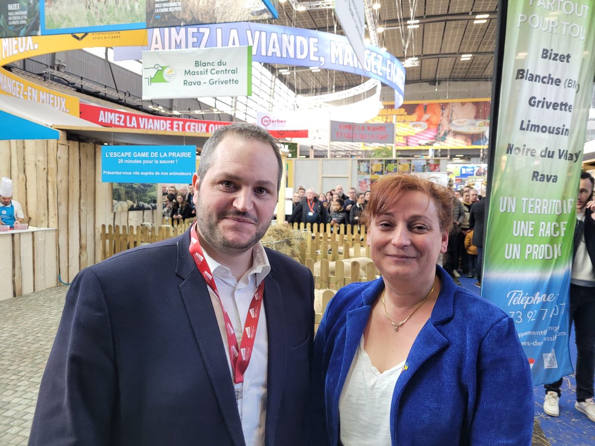 nadegehavet's tweet image. Aux côtés de ⁦@EmmanuelMacron⁩ ce matin au ⁦@Salondelagri⁩. Dialogue avec la filière pêche pour évoquer l’avenir de cette filière indispensable à notre souveraineté alimentaire et au #Devéco de la #Bretagne et du #Finistère ⁦@JeunesAgri⁩