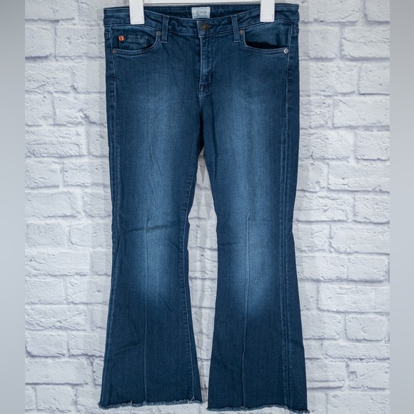 ajmpittsburgh's tweet photo. So good I had to share! Check out all the items I'm loving on @Poshmarkapp from @Chendleredit #poshmark #fashion #style #shopmycloset #hudsonjeans #madewell #theory: https://t.co/F1GZzEnXKj https://t.co/bpEV8BXXR2