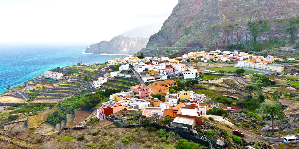 #LaGomera is full of zones to discover this winter!❄️Delve into its geography, explore the Garajonay National Park and connect with nature.💚 Write it down for your next visit!🗒️

👉 bit.ly/3PXf93R

#VisitSpain #SpainCoast #SpainSustainable @canarias_es