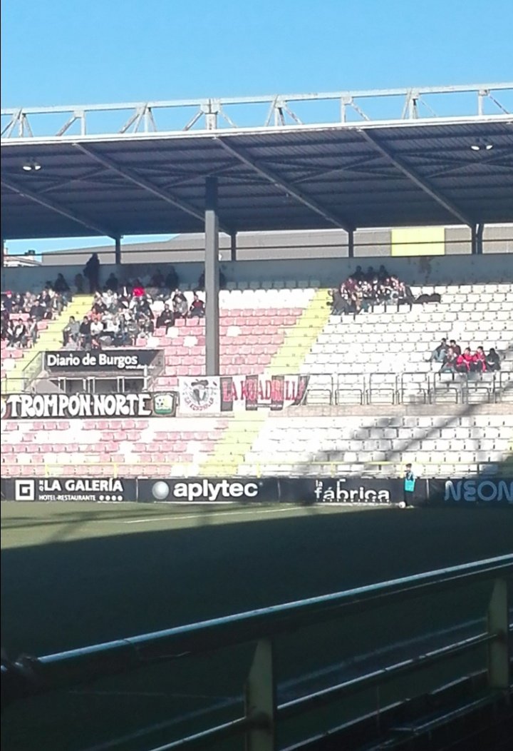 Hace 5 años, compartiendo grada con <a href="/NorteTrompon/">TROMPON NORTE</a> y 4 valientes más.

🐧18 años contigo, en las buenas y en las malas. 🖤🤍