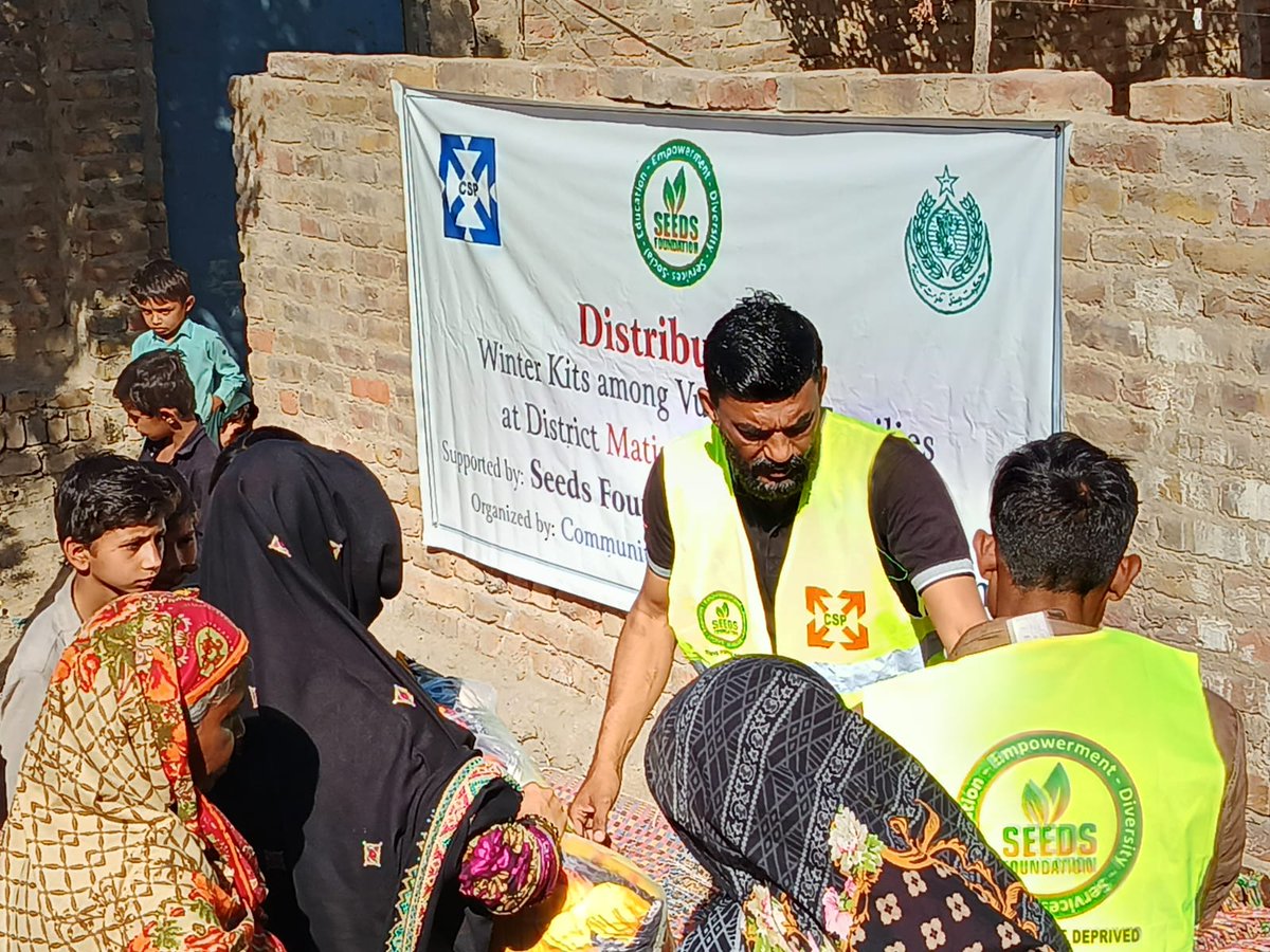 CSP_Pak's tweet image. #CSP is always stand strong with desperate communities in their thick &amp;amp; Thin. #CSP has distributed winterization kits among flood affectees of district #Matiari #Sindh with the support of #seedfoundation. We preferred widows, women headed families and disables for this drive.