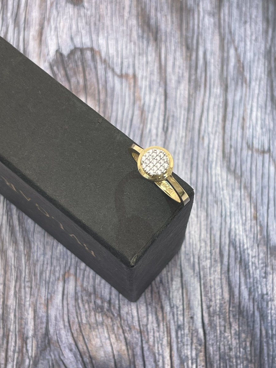 imtizhub's tweet image. 18Kt Yellow Gold Ring With Crystals 
.
.
.
.
.
#goldring #18ktgold #elegantdesign #forsale #google #instagram #facebook_twitter