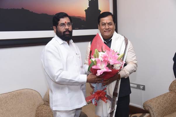 seaandcoast1's tweet image. Union Minister for Ports, Shipping and Waterways Shri Sarbananda Sonowal  met Chief Minister of Maharashtra Shri Eknath Shinde in Mumbai today. 
seaandcoast.in/News/30588/shr…
@shipmin_india @sarbanandsonwal @CMOMaharashtra #shippingsector #ports