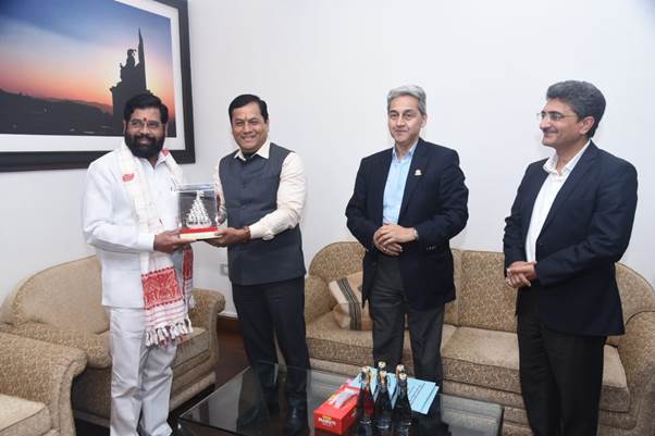 seaandcoast1's tweet image. Union Minister for Ports, Shipping and Waterways Shri Sarbananda Sonowal  met Chief Minister of Maharashtra Shri Eknath Shinde in Mumbai today. 
seaandcoast.in/News/30588/shr…
@shipmin_india @sarbanandsonwal @CMOMaharashtra #shippingsector #ports