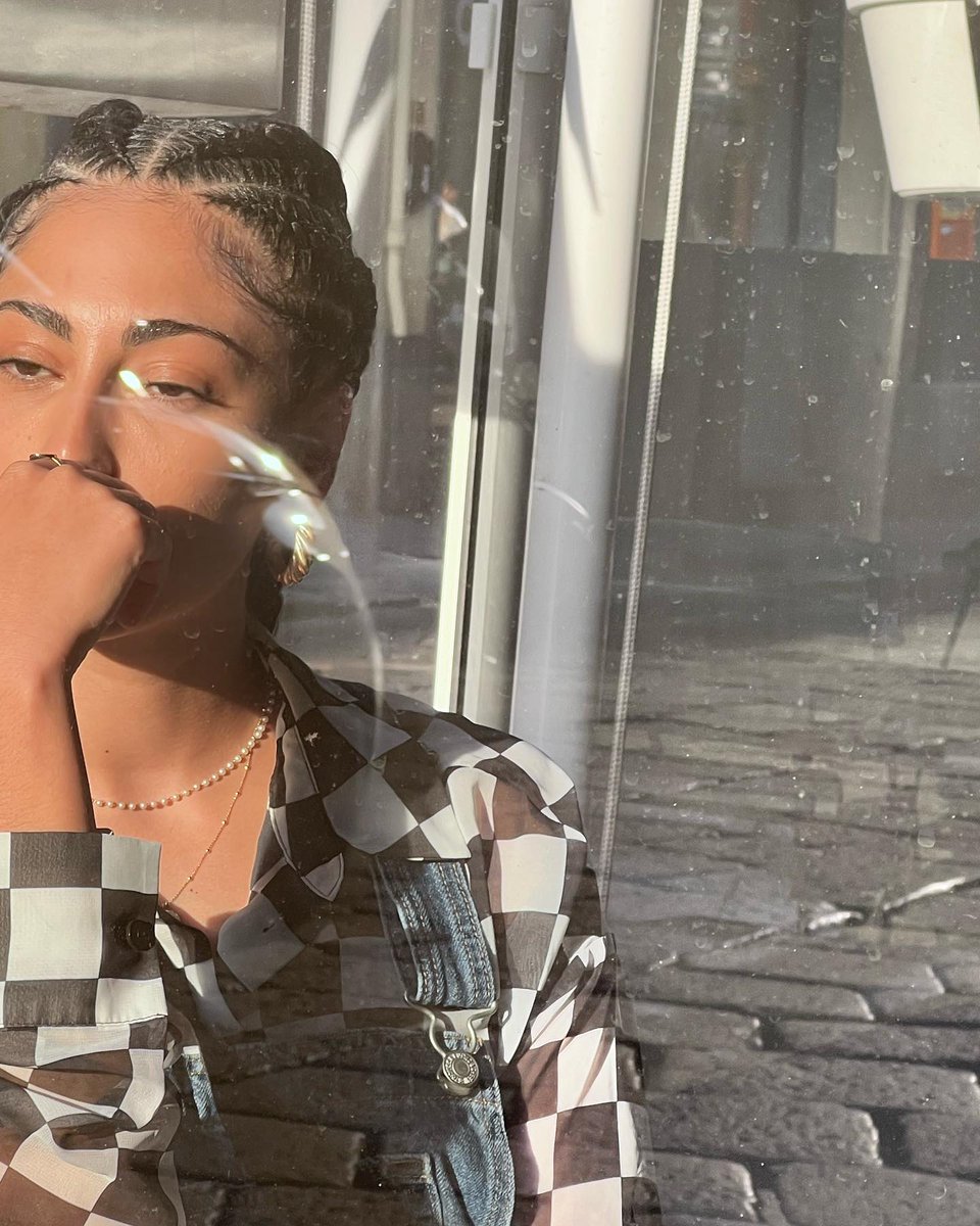 nadiaʳ tweet media