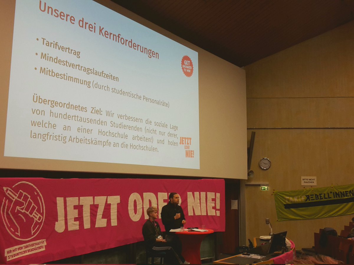 TVStud_HB's tweet photo. Auch wir sind dieses Wochenende bei der bundesweiten #TVStud-Streikkonferenz #JetztOderNie. 
Heute morgen wurde dieses Motto deutlich: aktuell sind die Bedingungen für einen Tarifvertrag so gut wie nie. 
UND: Es geht um die Situation von allen Student*innen. 
Also ran! https://t.co/HD9CjwfFv2