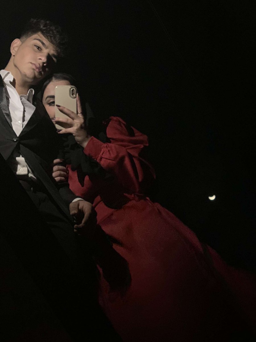 So2laf_'s tweet photo. بالغوا بحُب الأخ لأنه الكتف الموالي الكم عطول ❤❤ https://t.co/9h16QjVEEf
