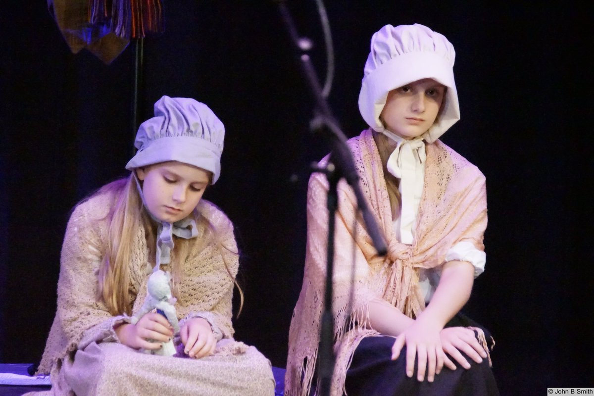 The girls are ready! #Stars
albanytheatre.co.uk/.../the-undoin…