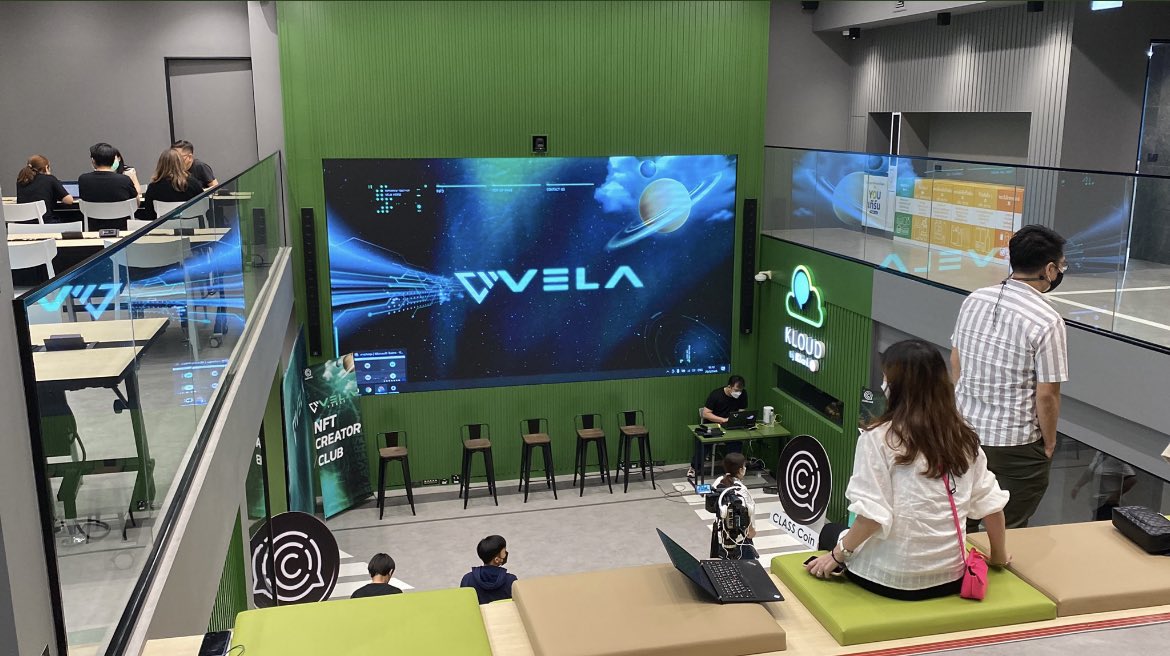 yuuchan5622's tweet image. 巨大スクリーンを使ってNFTについて深く語って下さい
先生🙌
#classcafe