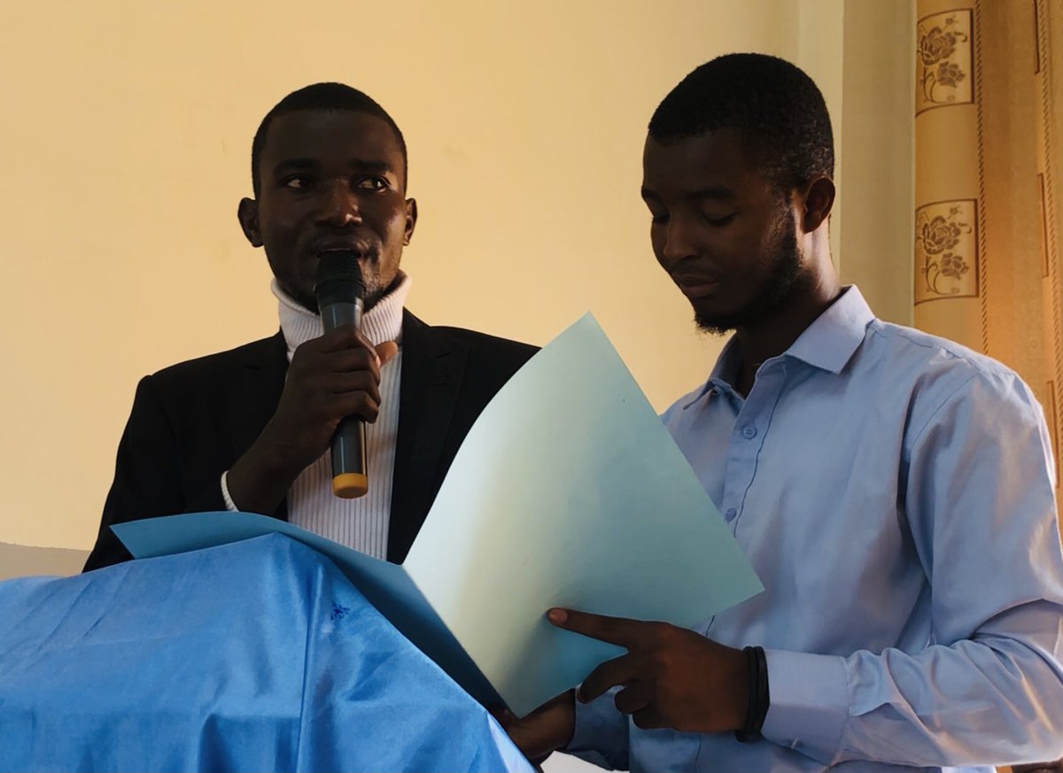 Forumguineen's tweet photo. #WithStudents
"Le président de l’@UJLEG1 a tout d’abord salué les autorités universitaires et les partenaires, avant d'appeler les étudiants à plus d’engagements en faveur de la paix :" chers étudiants, vs pouvez plus impacter positivement la société par la promotion de la paix" https://t.co/aLJ9hIG5fZ