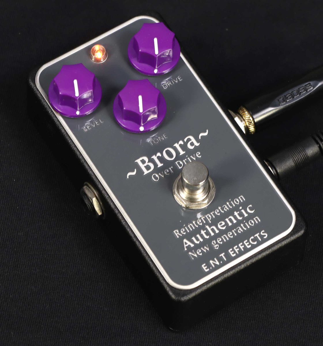 1484_shinjuku's tweet photo. 【2Fエフェクターフロア】
E.N.T EFFECTS  Brora Over Drive 3月入荷分ご予約受付中‼️
今までリリースしてきたペダル達を踏襲した、様々なシチュエーションで活躍ができるオーバードライブです✨

ぜひご検討ください🙇‍♀️🙇‍♀️🙇‍♀️
#enteffects #brora #イシバシ新宿

https://t.co/SwGAr2YmYW https://t.co/0ZE46JUAi2