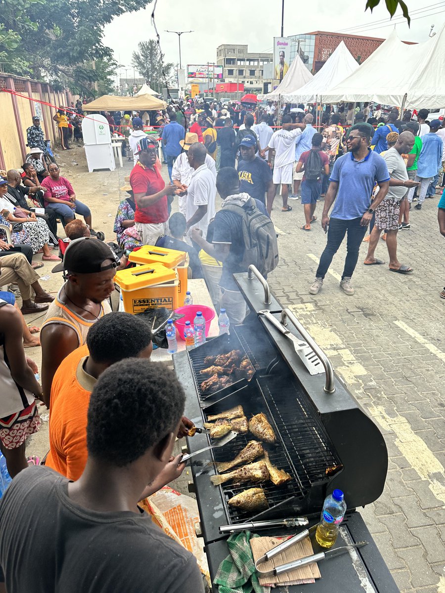 Come for the vote, stay for the BBQ. Nigerians have figured out this election thing 👌🏿