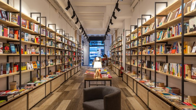 Barcelona (@visitbcn_en) on Twitter photo Who doesn't like the smell of a new book? We invite literature lovers and written-word enthusiasts to browse and explore every corner of the city's bookshops ❤️🔥
📖 <a href="/byronllibreria/">Llibreria Byron</a>
📖 <a href="/LaCalders/">Llibreria Calders</a>
📖 <a href="/llibreriaquera/">Llibreria Quera</a>
bit.ly/3ZhjnGV Who doesn't like the smell of a new book? We invite literature lovers and written-word enthusiasts to browse and explore every corner of the city's bookshops ❤️🔥
📖 <a href="/byronllibreria/">Llibreria Byron</a>
📖 <a href="/LaCalders/">Llibreria Calders</a>
📖 <a href="/llibreriaquera/">Llibreria Quera</a>
bit.ly/3ZhjnGV