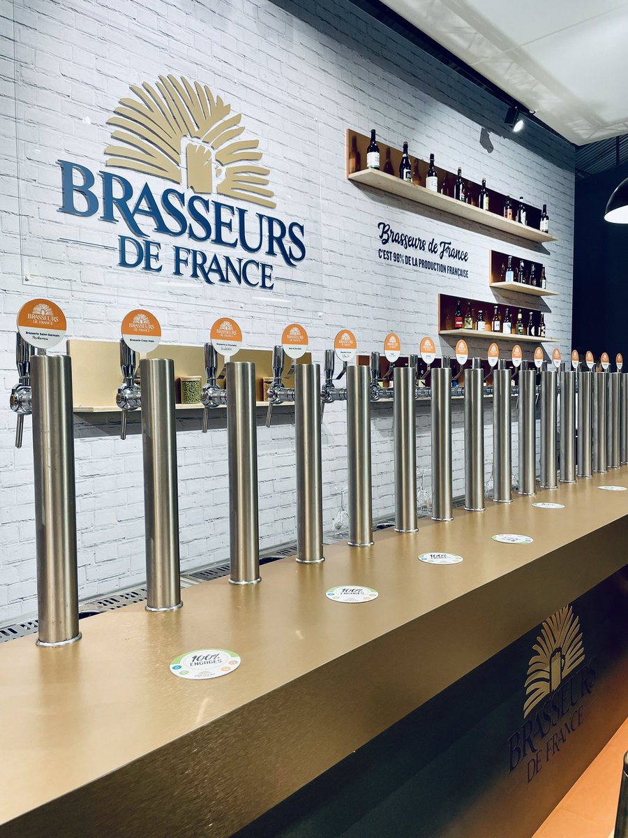 Premier jour du <a href="/Salondelagri/">Salon International de l'Agriculture</a> sur le stand des <a href="/BrasseursFrance/">Brasseurs de France</a> !
#agriculture #SIA2023 <a href="/magfilhue/">Magali Filhue</a> <a href="/MatthiasFekl/">Matthias Fekl</a> @alicia_botti