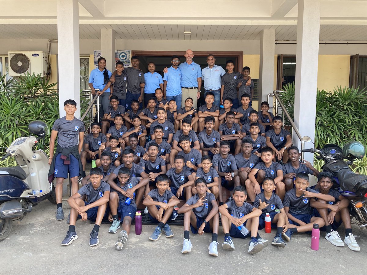 CoachFishINDIA's tweet image. Great visit to Don Bosco College in Goa, India this morning. Incredible tour of robotics lab…..Indian engineers are “Rock Stars” 🇮🇳🇮🇳🇮🇳