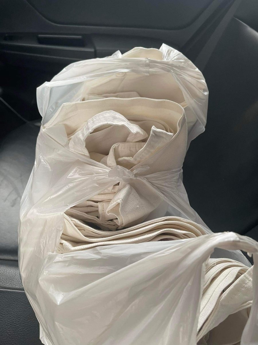 PiPsycheBRC's tweet image. Batch 2 here we go 💗‼️

Meet us at the school pavilion after school hours this week for purchase and pick up, see you mga ka-bahaghari 😉✨‼️