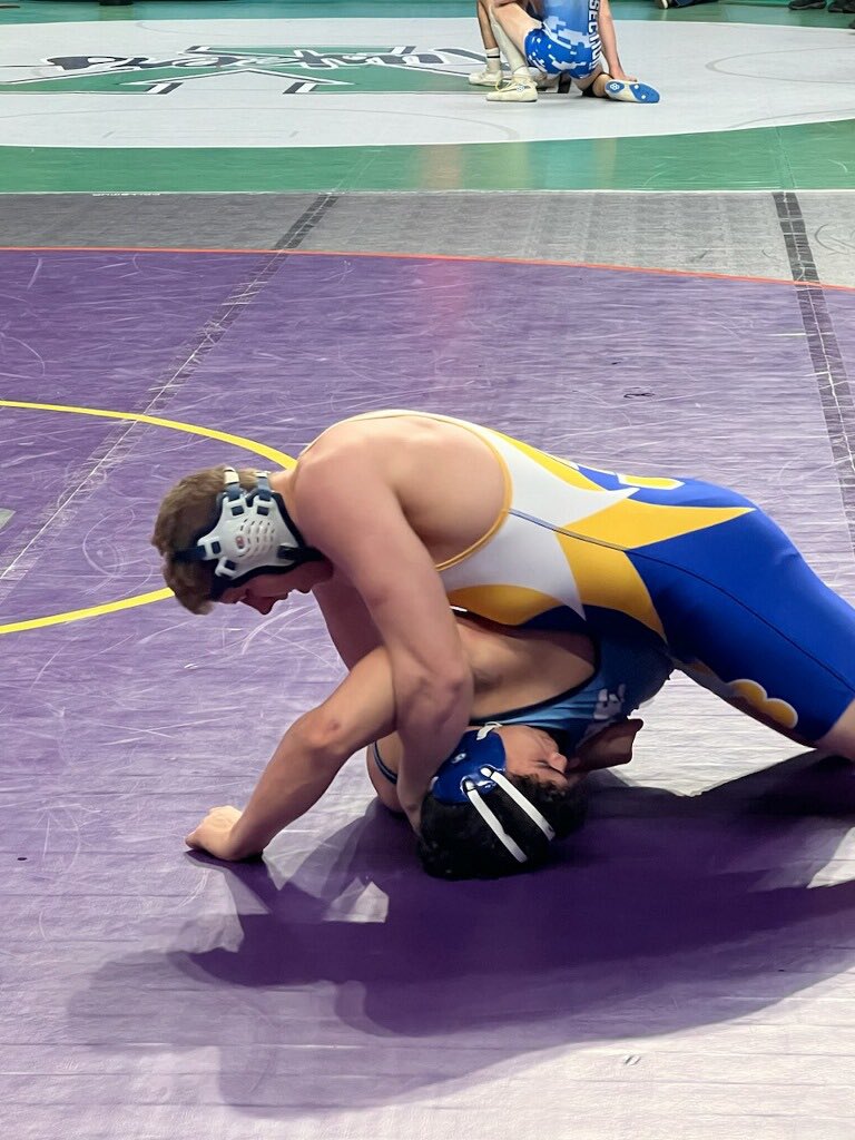 pinpoints6's tweet photo. Homer’s own continuing to rewrite the record books! Day 2 starts with the semifinal round today at 9:30 am! Some great wrestling from all over NYS #bluepride #characterking #finish https://t.co/9UIiKoi5Rf