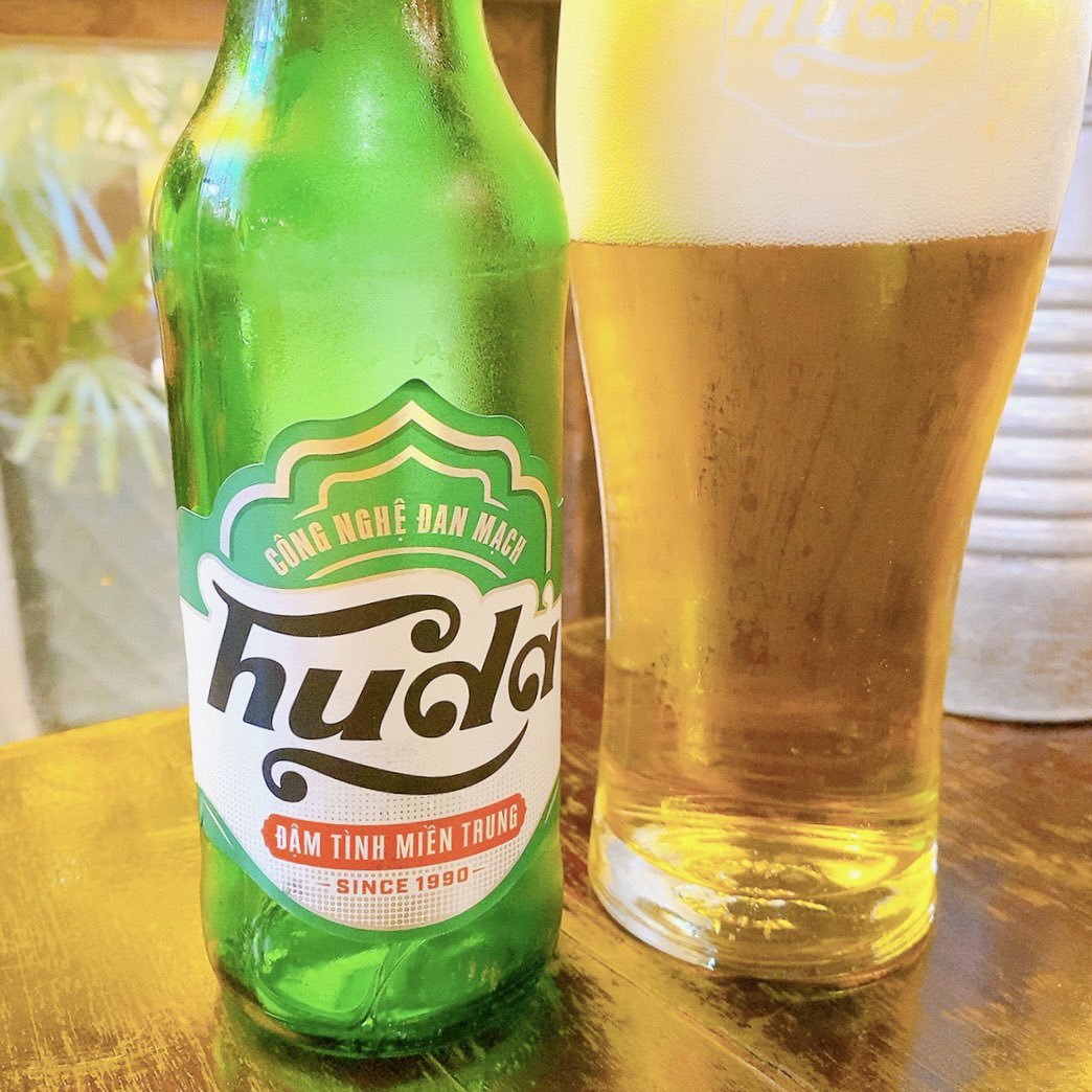 ryutobeer's tweet photo. 記録191杯目。ベトナムHue BreweryのHuda。4.7%
透き通ったゴールド、少しホップの香りがします。すっきりとしたボディで、ホッピーなテイストです。 https://t.co/atdpgjKMBn
