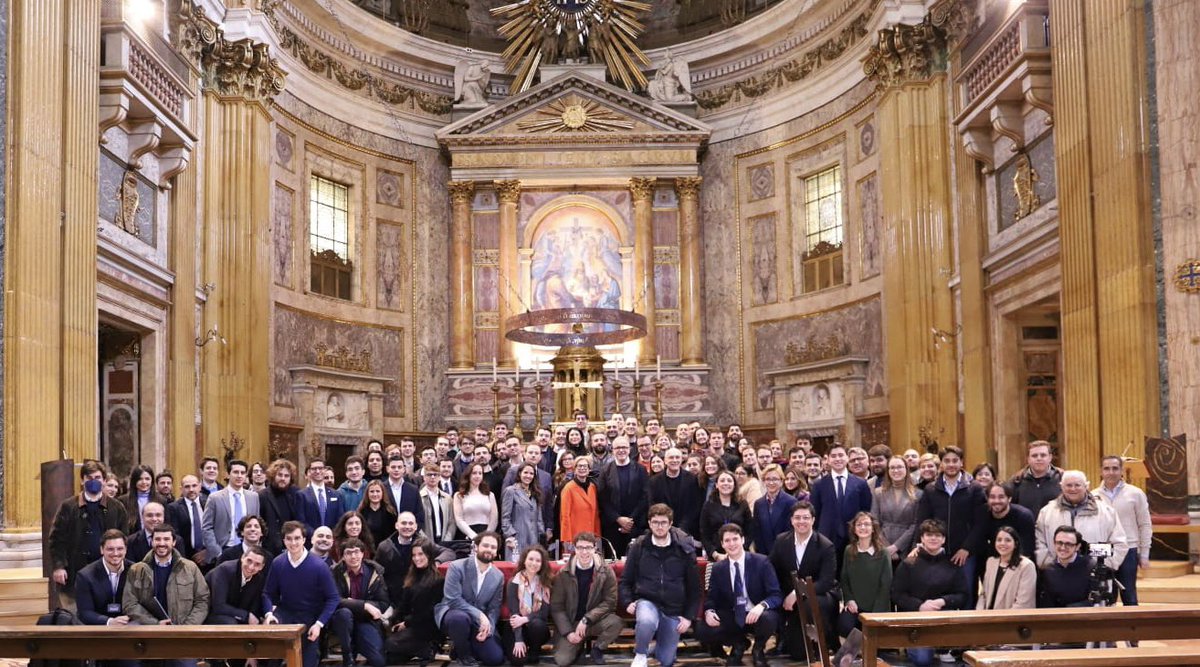 OcchettaF's tweet photo. Grazie mille a @connessioniFP 
Adesso lavori di gruppo e poi pranzo condiviso.
Con @cafiero_cc e @luigibartone https://t.co/Pk1fAGNOXH