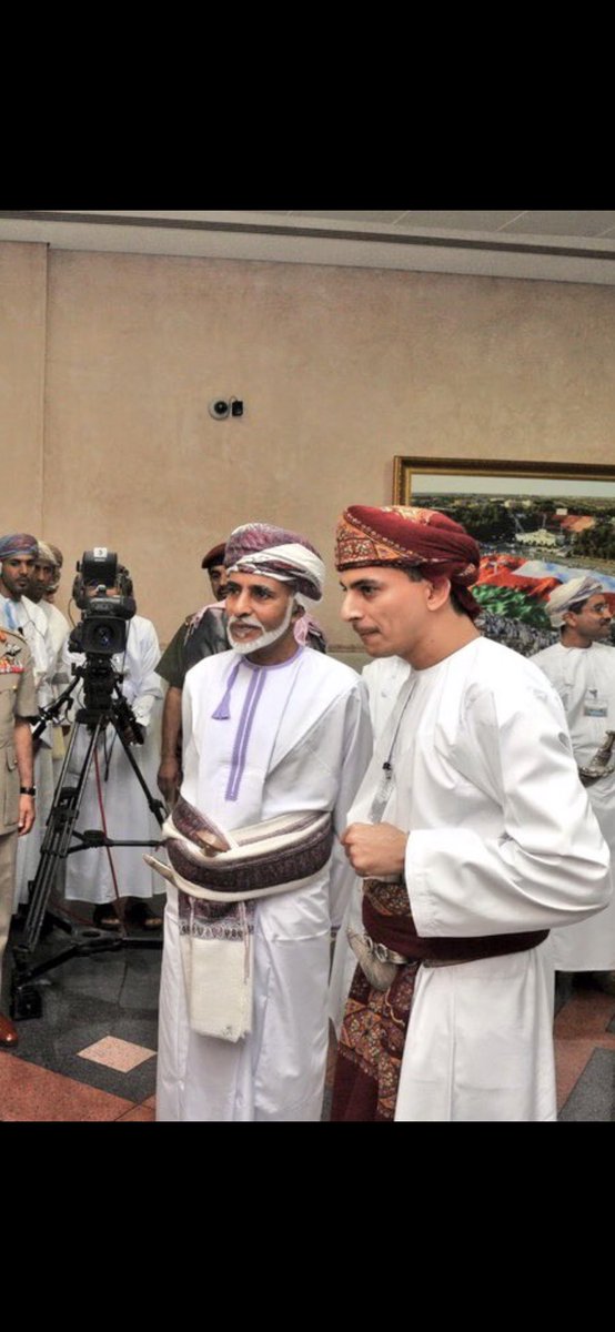 رثاء د.خليفة الجديدي في رحيل الفاضل "عبدالعزيز الخروصي" رحمه الله:

رحل الصديق وفجَّر الأوجاع
متوكلاً من دون قول "وداعا"

يا من رحلت فتلك خيرة ربنا
نعم المضيفُ فقد أتيتَ مُطاعَا

يا ربِ فاكرمه الجنانَّ مفازةً
ما خاب من طلب النعيمَ متاعا

إنّا لله وإنّا إليه راجعـون،،