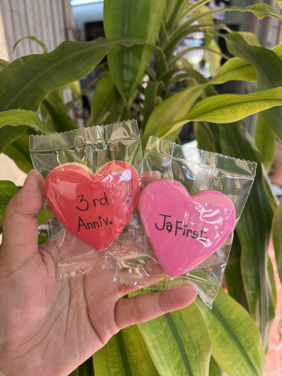 JaFirst_Taiwan's tweet photo. ♡ 

✨ Food Support for JaFirst ✨

三週年食物應援💌
慶祝小可愛三週年紀念日
希望未來繼續互相陪伴 一起成長💓

Happy 3rd Anniversary ♡
อยู่ด้วยกันไปนานๆนะคะ 
ด้อมจิ๋วไต้หวันรักจาเฟริสท์มากๆน้า ◡̈  

#JaFirst3rdYearTogether
#JaFirst #จาเฟริสท์ https://t.co/htgpXsYIfH