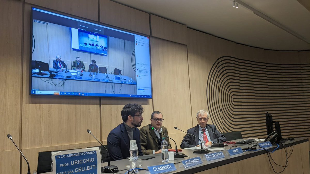 Redazione_ROARS's tweet image. Davide Clementi @ADIPhD interviene alla tavola rotonda di #10yearsofROARS #Meritocracy