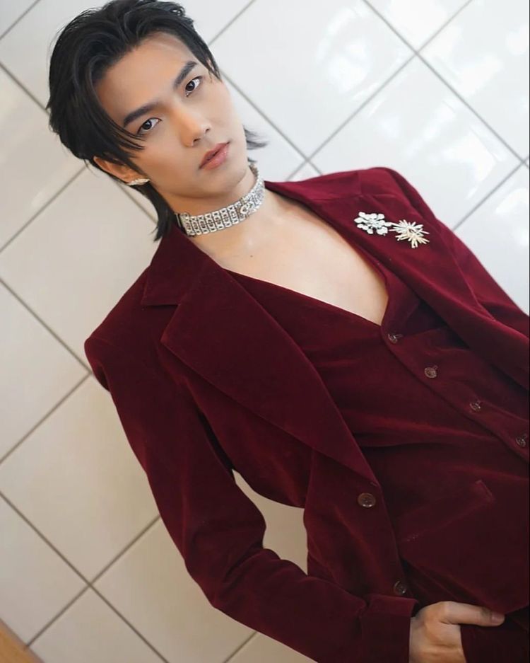 rinasannie's tweet photo. enough blue time to remind him in red
#MemoriesWithBuild
OUR LUVE FOR BIU https://t.co/UHeL2k27mh
