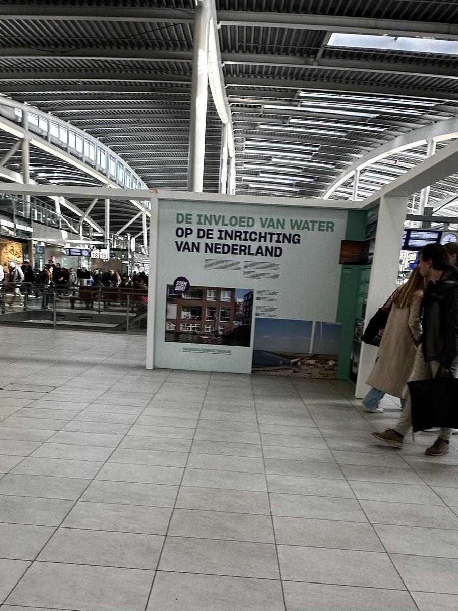 Ik kwam op Utrecht centraal een bijzonder goede manier tegen om informatie te verspreiden! 
#Waterschapsverkiezingen