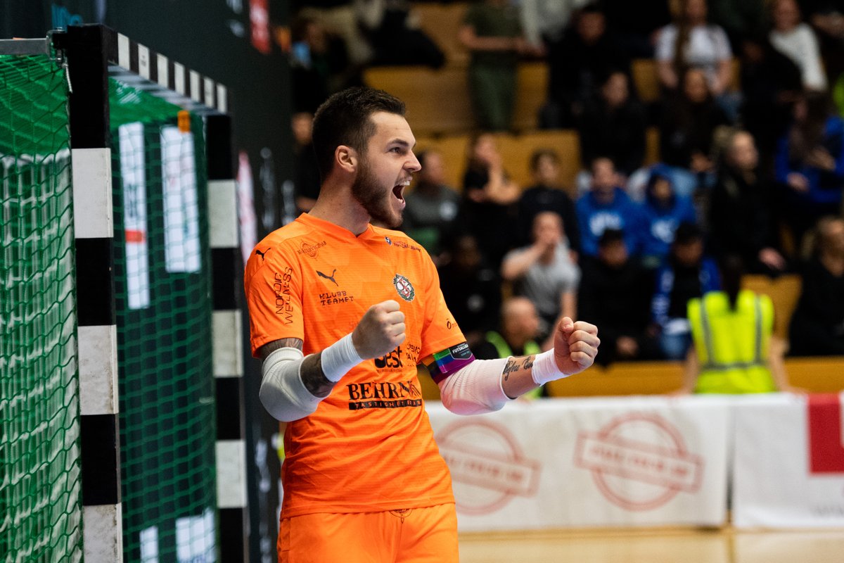 Landslagsaktuella Martin Herlin berättar sina tankar om Örebro SK, deras säsong, och sin egna prestation. Läs mer på vår hemsida!

svenskafutsalligan.se/nyheter/nyhete…

#sflse #swefutsal #futswe