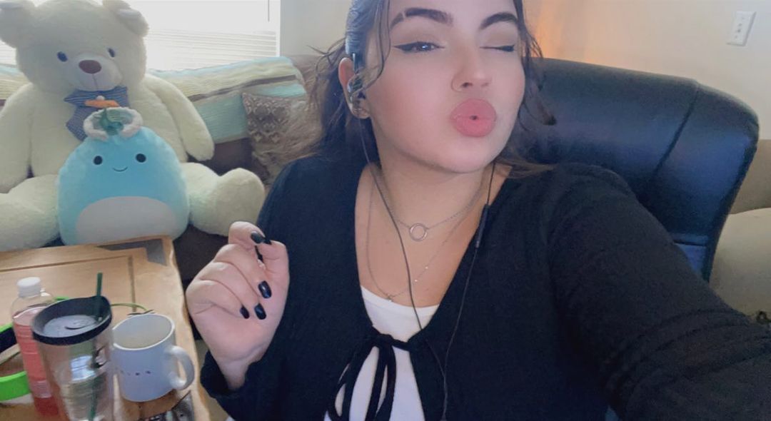 When I'm working on a project and have a good mood! 😋☺️
#GoodMorningTwitterWorld
