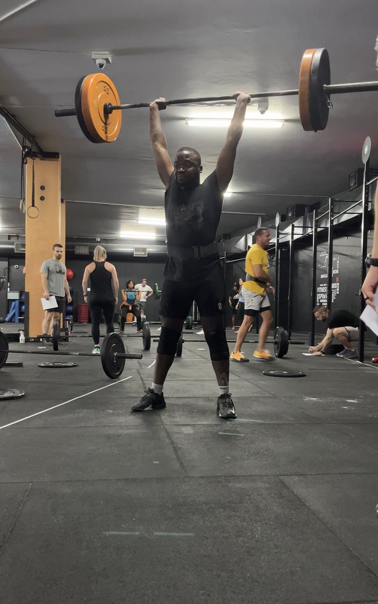 KudzayiDaniel's tweet photo. 70kgs easy, I know I could have pushed it a bit more but decided to play it safeπͺπΎ
#CrossFit #CrossFitOpen #23point2 #23point2b https://t.co/dbLiXbL9s2