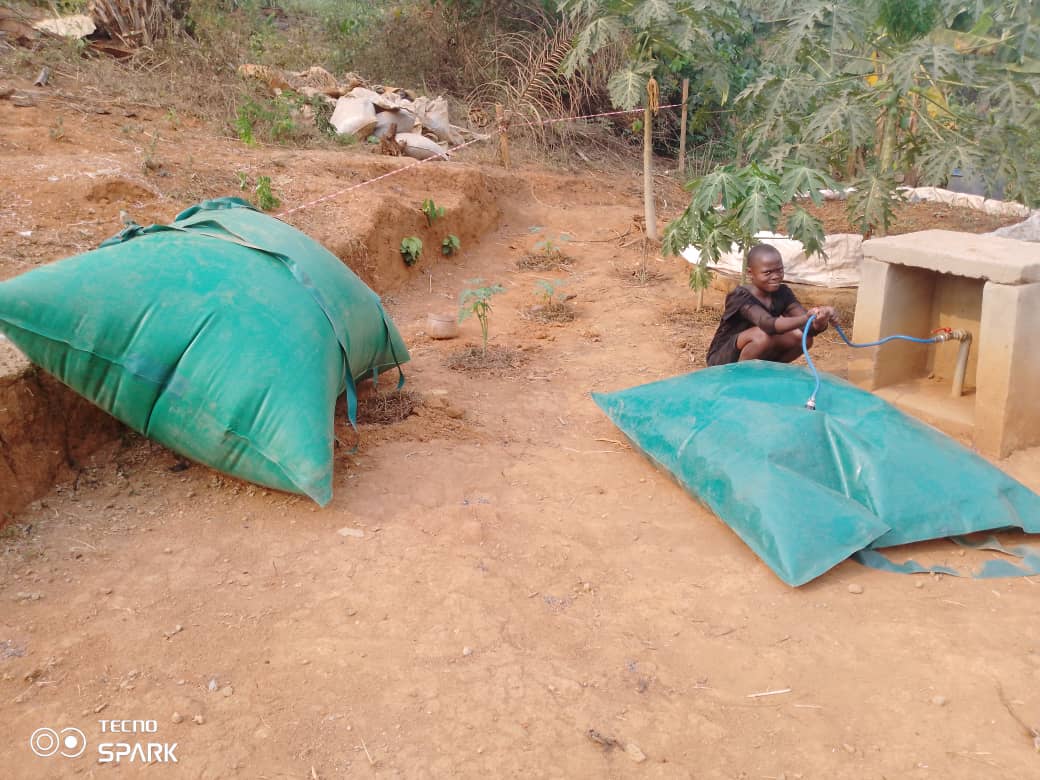 RichardMunang's tweet image. Through our work in #Cameroon whole-of-society approach is used and communities are building #biodigesters for clean cooking and sustainable farming, while creating jobs and fighting indoor pollution and deforestation.  #ClimateAction #WholeOfSocietyApproach @UN_Cameroon @mznaab