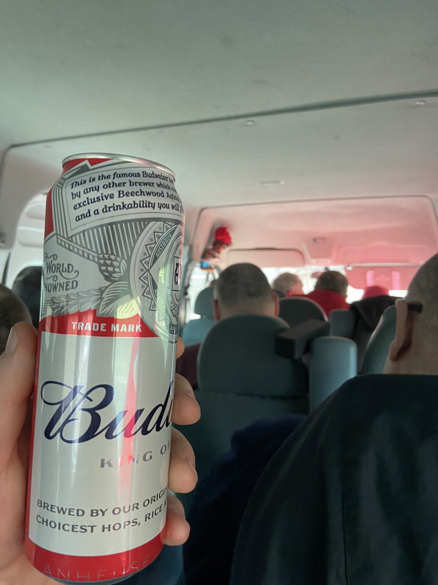 DPRoberts1982's tweet image. On the road again with the @EveshamUnitedFC boys! #TheRobins #Risk