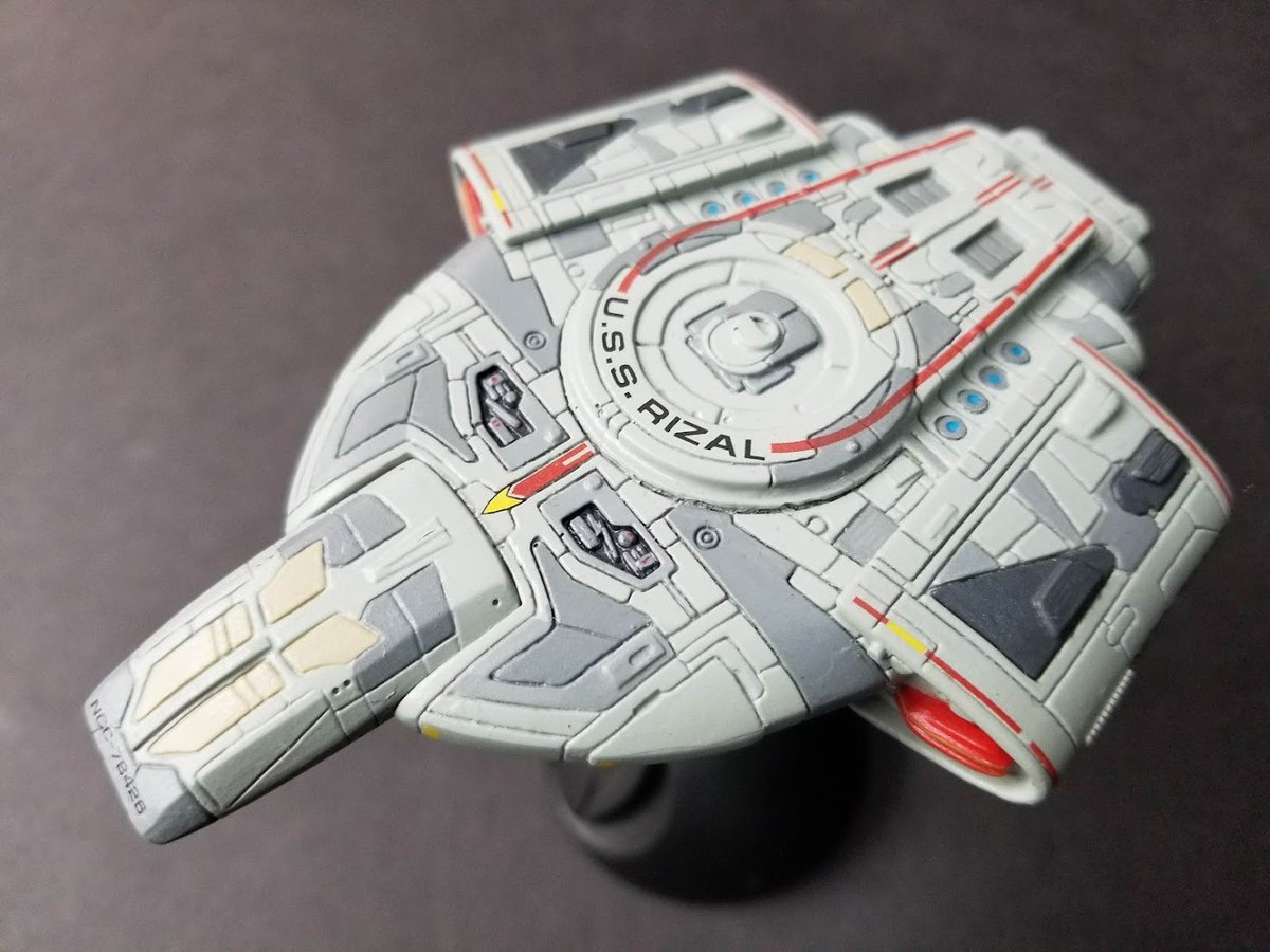 esdi's tweet image. Here's the USS Defiant, &amp;amp; the USS Rizal. For me, #Starfleet named Defiant class ships after historical figures of peaceful civil disobedience, like Ghandi, Parks, King Jr., Yousafzai, etc. The defiant ones. Added a runabout and fighter too. #1400scale #StarTrek #StarTrekModels