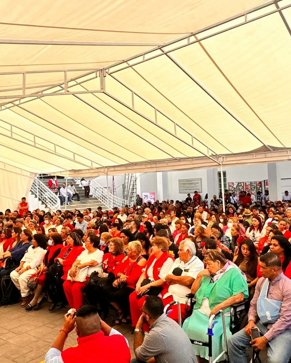 MezRosy's tweet image. Con mucho orgullo #PRIista y gracias al Presidente del PRI CDMX  Israel Betanzos Cortes, recibo el reconocimiento a la #Mujer2023 donde se impulsa el trabajo, esfuerzo y dedicación incansable de las mujeres militantes del Partido Revolucionario Institucional.

#PorBuenRumbo