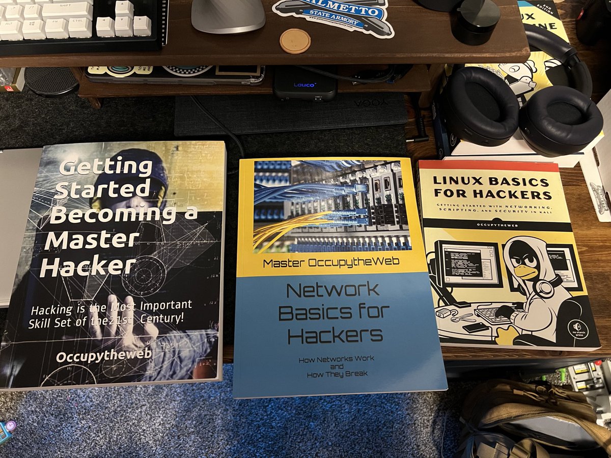 roruphotography's tweet image. #Trifecta with @three_cube !! Super excited I finally have them all! #linuxbasicsforhackers #gettingstartedbecomingamasterhacker #networkbasicsforhackers