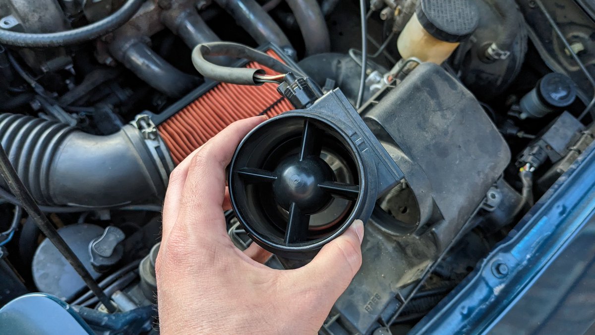 サメ🦈 on Twitter "Today, we are going to clean our MAF sensor, and see