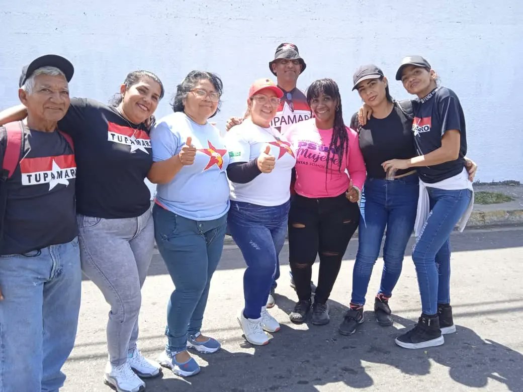 En el día de hoy en horas de la mañana, nos encontramos con los camaradas del PSUV, Movimientos sociales y la comunidad en general, en el marco de la Conmemoración de la siembra del Comandante Hugo Chávez fria.
#SoleimaniVive