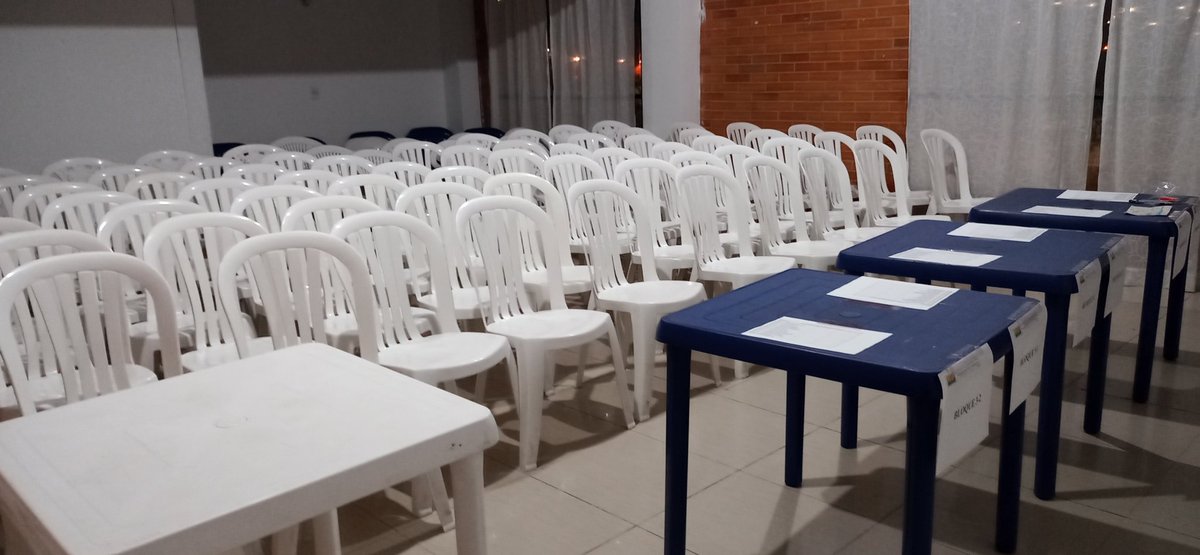 totapineda's tweet image. A horas previas de otra prueba, los nervios aún continuan. #como la primera asamblea. Sin nada al azar.
#pararrayos.