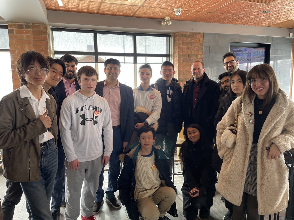 imranmian's tweet photo. It was great to welcome .@beynate back in Mississauga. Thank you to @UTMLiberals & Mississauga-Erin Mills @OYLorg. Thanks to my friend @faisaljav for hosting Nate for a Meet & Greet as well. Engaging and inspiring convos. #onpoli #OLPrenewal #OLPrebuild https://t.co/FI6Z3ZK7UH