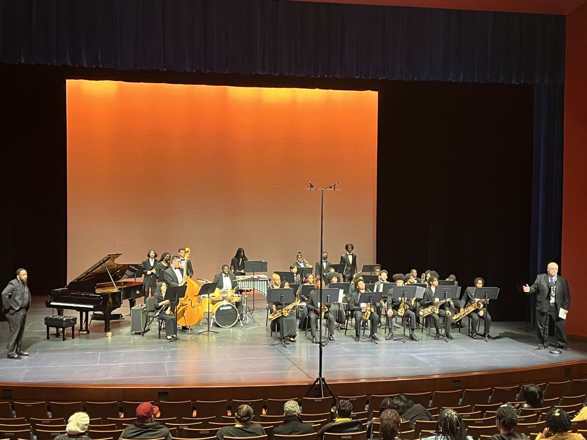 Two @pgcps High School Jazz bands performed at the 1st Annual Prince George’s Community College Jazz Festival! Dr. Henry A. Wise Jr. & Suitland VPA Jazz bands performed and had the crowds grooving to end a very busy day of Saturday Instrumental Music performances! #MIOSM