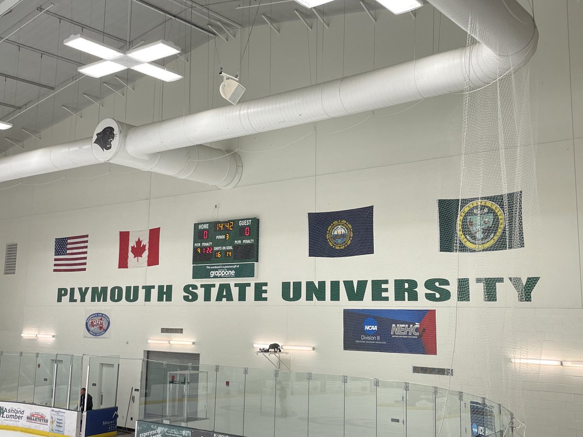 The ⁦⁦<a href="/mascacsports/">MASCAC</a>⁩ Champions are looking great on the ice, but the score is still 0-0. It’s time for ⁦<a href="/PSUMensHockey1/">PlymouthStateHockey</a>⁩ to bring home the win this final period. Here we go PSU Panthers.