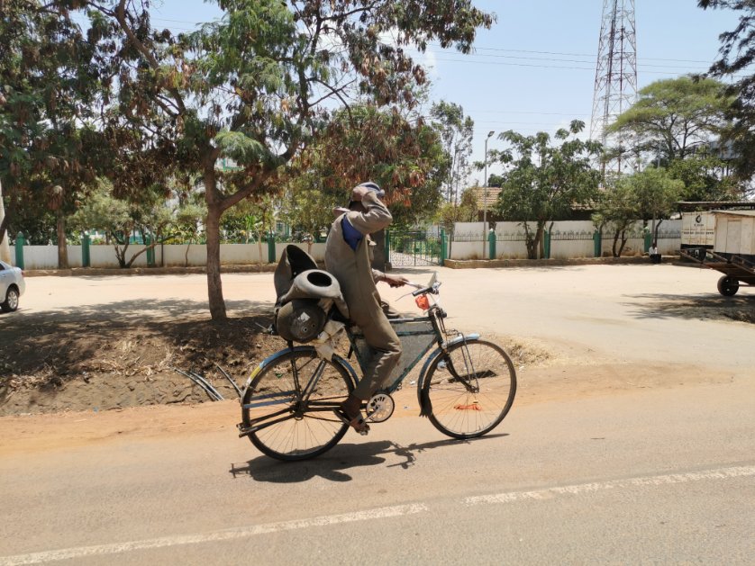 g_ladisa's tweet image. Biker.
#Kenya #Mombasaroad
