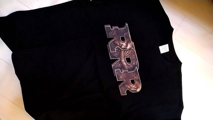 家族が実家で誕生日会してくれるらしい。
とりあえず正装して行くわ。 