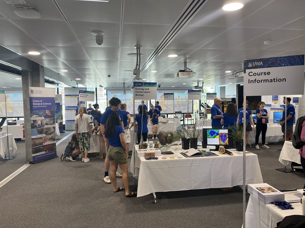 Come visit us today at #UWAOpenDay!
#BiologicalSciences located in EZone! 🍀🌴🐀🐝🦜