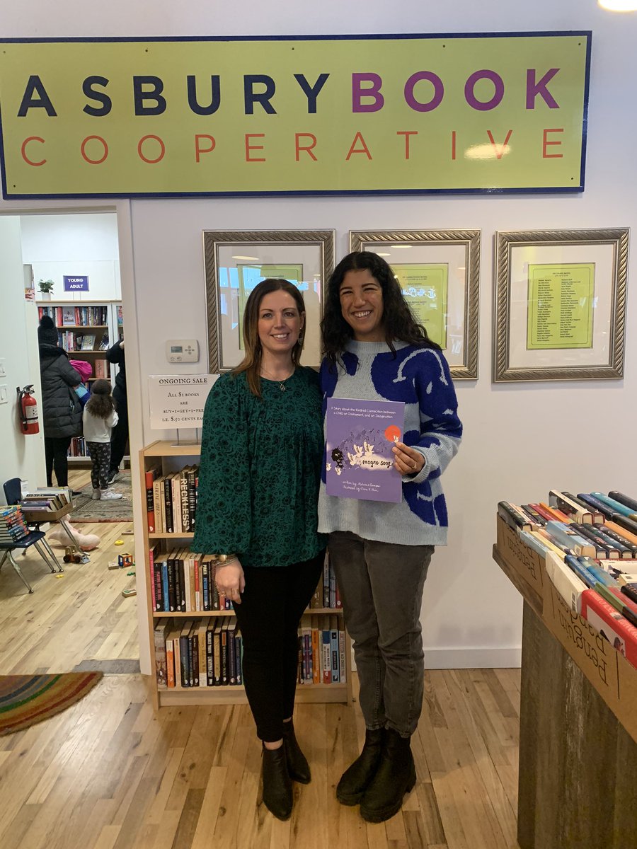 melissa_campesi's tweet photo. story time &amp; music @AsburyBookCoop 
💜🎶📖💫 https://t.co/uHLvzctYI9